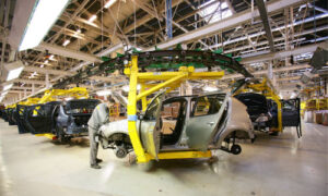 Московский завод Renault возобновляет производство автомобилей