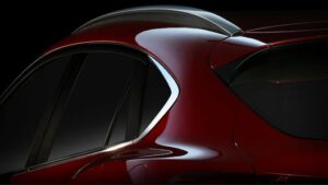 Компания Mazda показала тизер нового кроссовера CX-4