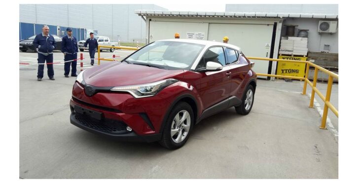 Toyota опубликовала в Сети «живые» фото серийного Toyota C-HR