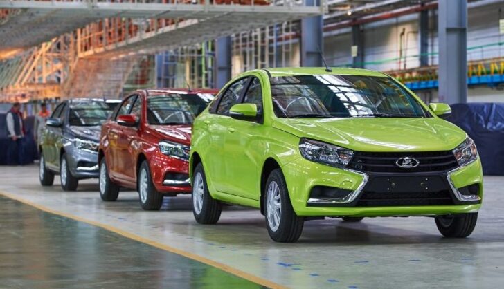 Продажи новых машин в России выросли в апреле почти на 7%