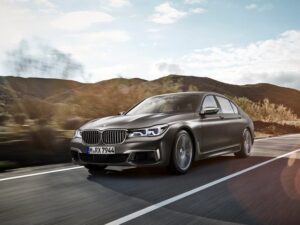 BMW озвучил цены на самый быстрый 7-Series