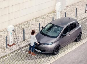 Стали известны цены на электрокар Renault Zoe новой генерации