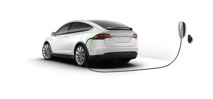 Tesla отзовет 11 тысяч Model X из-за проблем с задними сидениями‍
