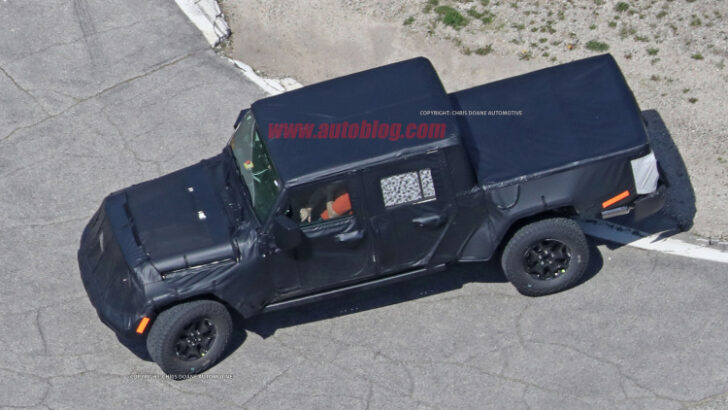Шпионские фото нового Jeep Wrangler попали в Сеть