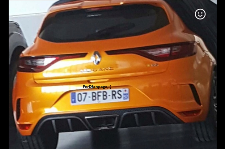 В сети появились шпионские снимки нового Renault Megane RS‍