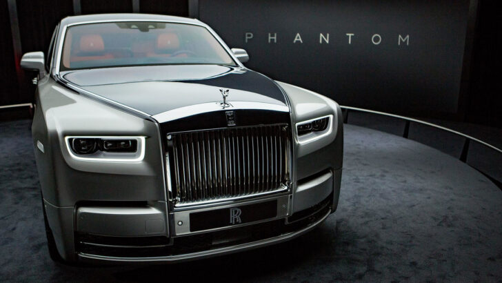 Rolls-Royce представил седан Phantom нового поколения‍