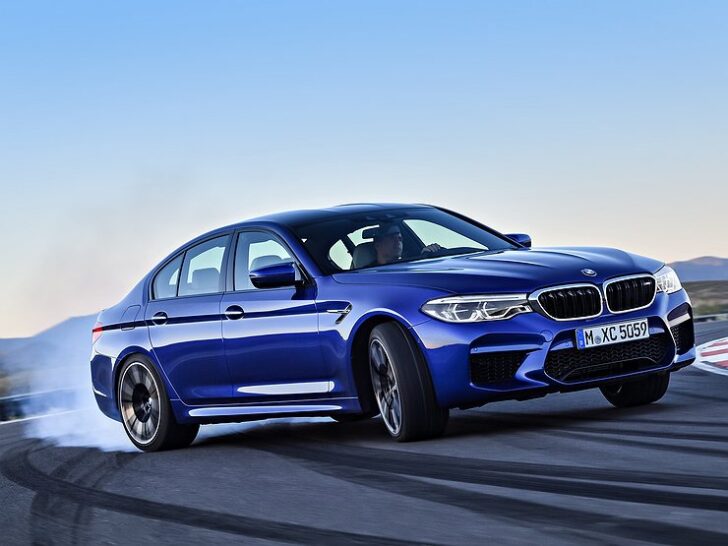 От «аналога» к «цифре»: эволюция спортседана BMW M5