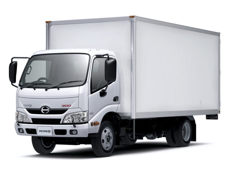 HINO 300 — обзор грузовика