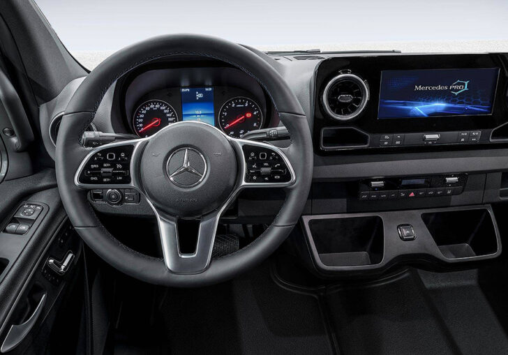 Mercedes-Benz рассекретил салон Sprinter нового поколения