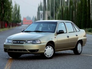 Эксперты составили ТОП-7 автомобилей в РФ до 100 000 рублей