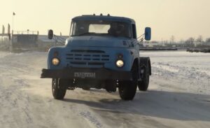 В России «скрестили» ЗИЛ-130 и BMW X5M