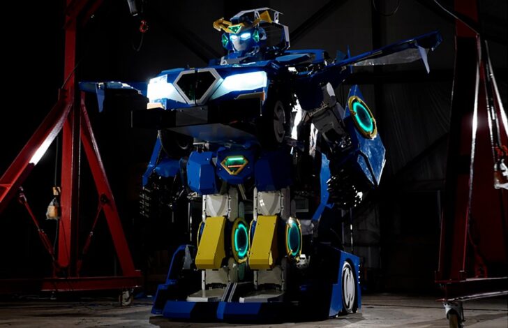 Японцы показали робота-трансформера, превращающегося в автомобиль
