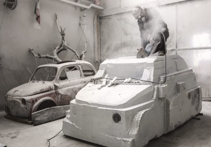 Итальянец сделает из 15-тонного блока мрамора копию Fiat 500