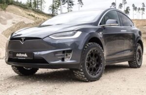 Tesla Model X подготовили к бездорожью