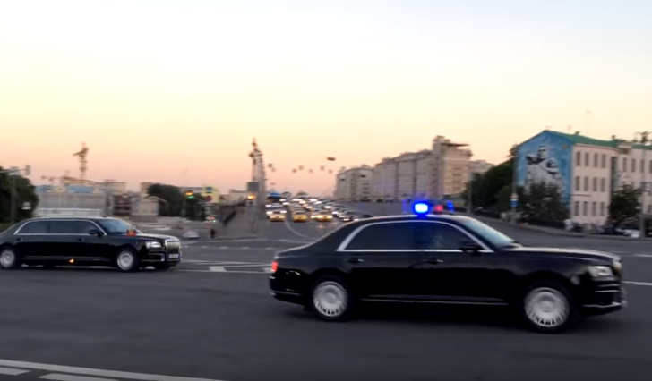 Путин поехал: На видео засняли кортеж из «Кортежей»