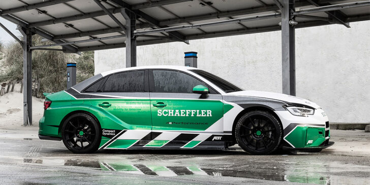 Седан Audi RS3 оснастили электромотором от болидов «Формулы Е»