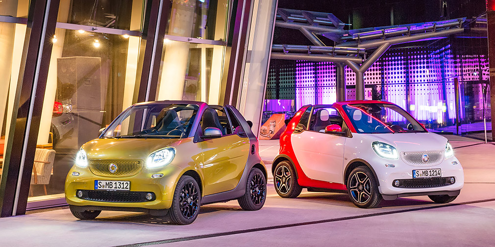 Smart бывшие. Smart Fortwo Cabrio 2022. Smart Fortwo Cabrio 2016. Smart Fortwo Cabrio 2016 салон. Смарт на автозаводе.