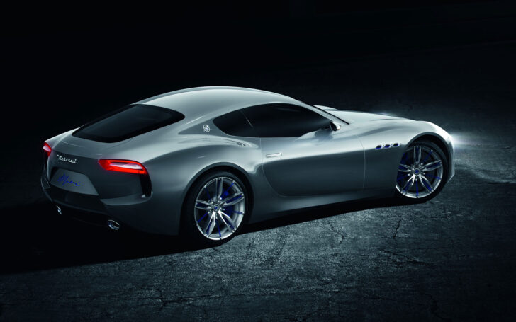 Компания Maserati готовит новый спорткар, кроссовер и 4 электромобиля