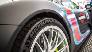 Автомобильная шина. Фото Michelin LIVE UK
