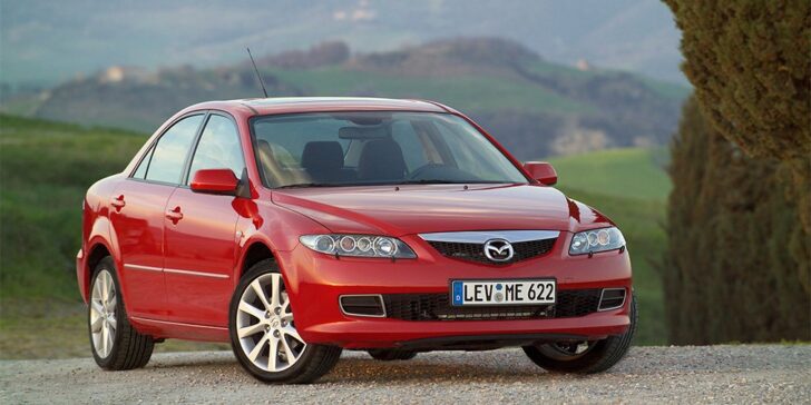 В РФ отозвали более 8 тысяч автомобилей Mazda 6