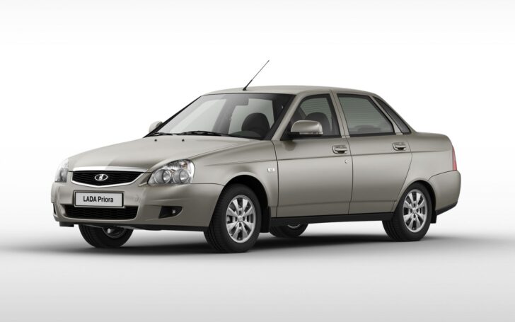 LADA Priora стала вторым по популярности автомобилем в РФ за 10 лет