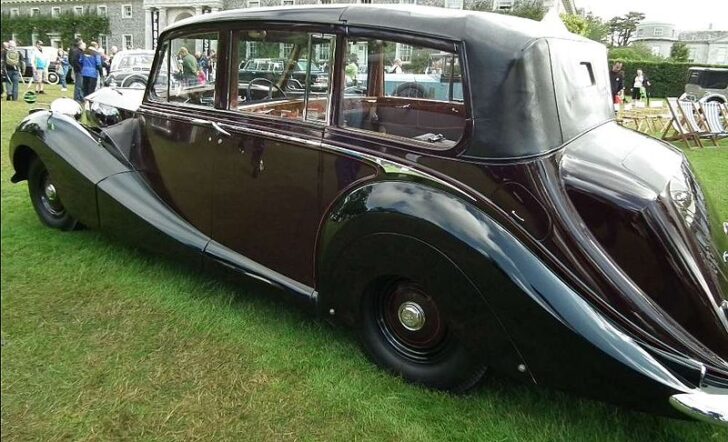 Rolls-Royce Елизаветы II выставлен на аукционе Bonhams за $2,6 млн