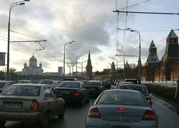 В России начали реже ездить на автомобилях