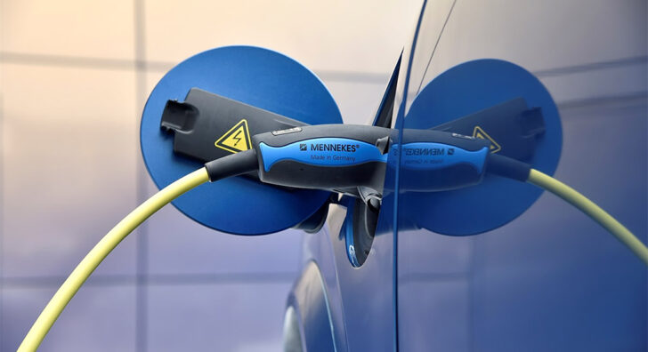 Which: Электромобили уступают в надежности бензиновым и дизельным машинам в 2022 году