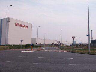 Завод Nissan