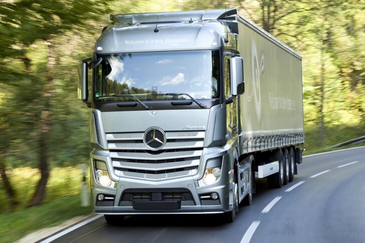 В России стартовали продажи грузовиков Mercedes-Benz Actros и Arocs