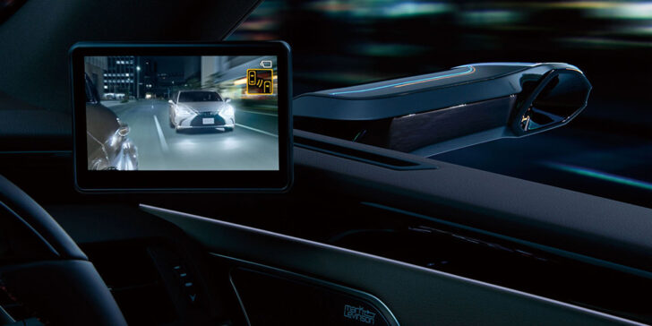 Lexus ES с камерами вместо зеркал