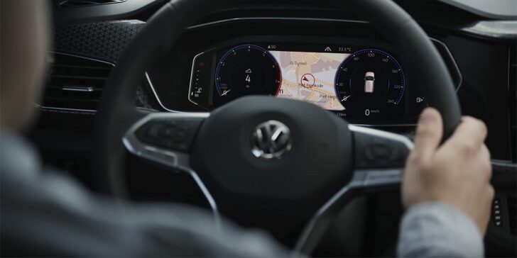 Volkswagen показал салон нового кроссовера Volkswagen T-Cross на видео