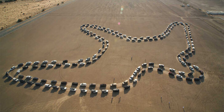 Nissan Patrol установил рекорд Гиннесса по танцам в пустыне