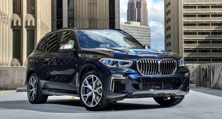 BMW обновила цены на свои модели в России