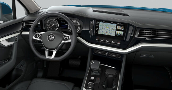 Интерьер базовой комплектации Volkswagen Touareg