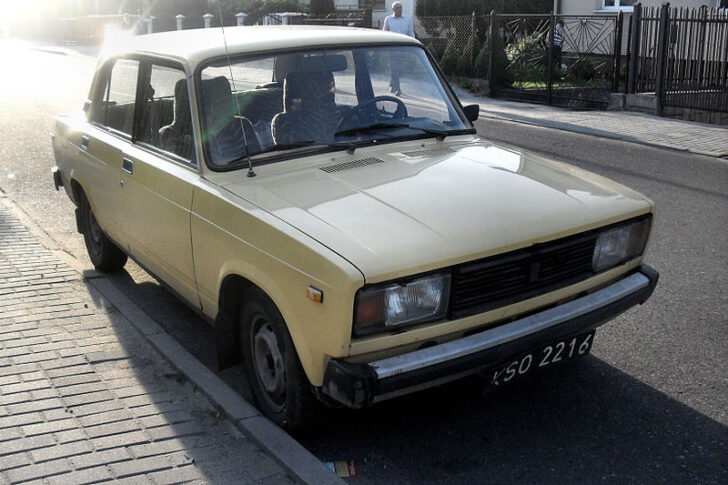 «Жигули» со штатным «автоматом»: в Беларуси продается редкий ВАЗ-2105