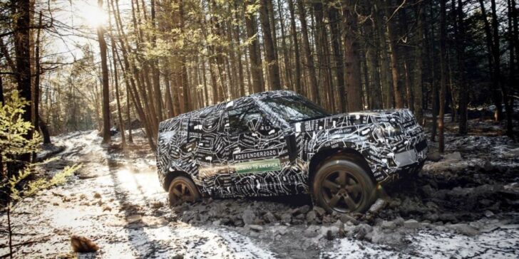 В Сети показали салон нового внедорожника Land Rover Defender