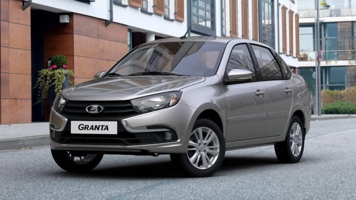 LADA Granta стала самым покупаемым авто в России с начала года