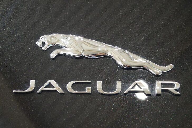 Jaguar выпустит новый кроссовер Jaguar J-Pace к 2021 году