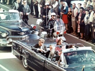 Джон Кеннеди в лимузине JFK SS 100 X
