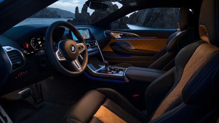 Салон BMW M8