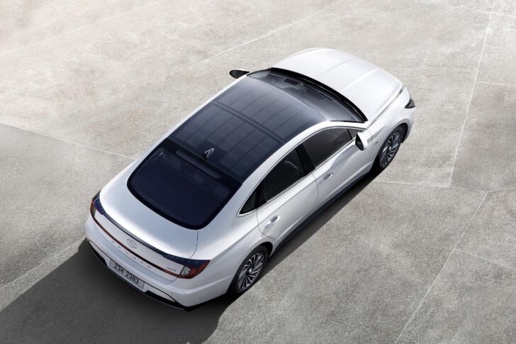 Hyundai представила гибридную Sonata с солнечными батареями на крыше