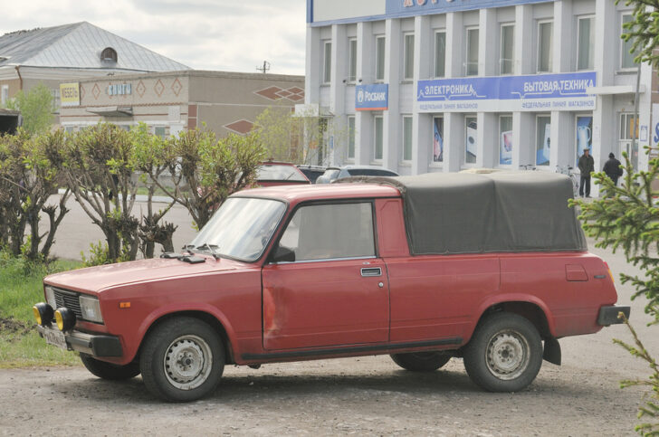В Сети вспомнили об уникальной версии пикапа ВАЗ-21043-33