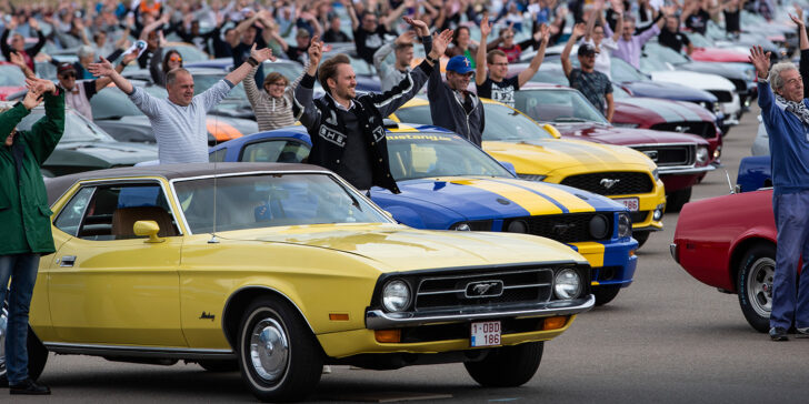 Ford собрал более 1,3 тысячи Ford Mustang и установил мировой рекорд