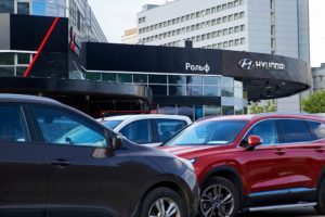 Автосалон Hyundai. Фото Бесплатный фотобанк