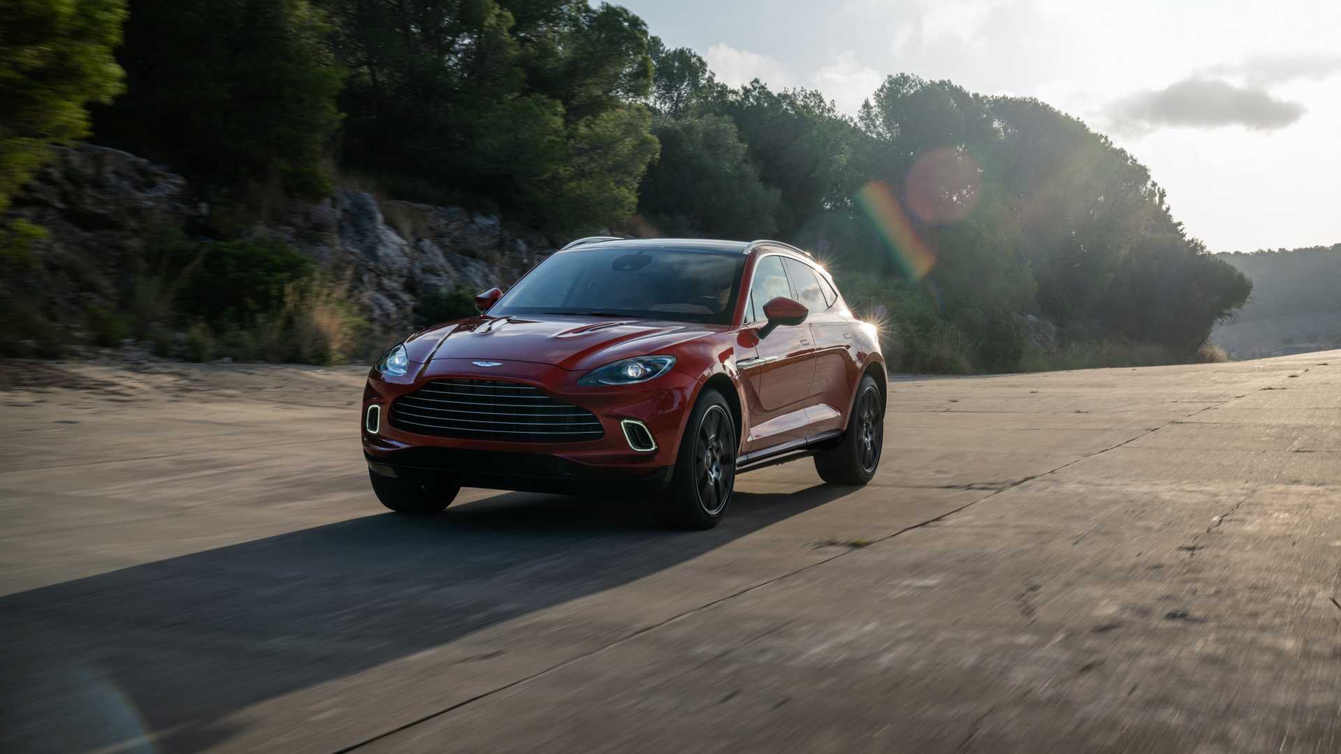 Aston Martin представила свой первый кроссовер Aston Martin DBX ...