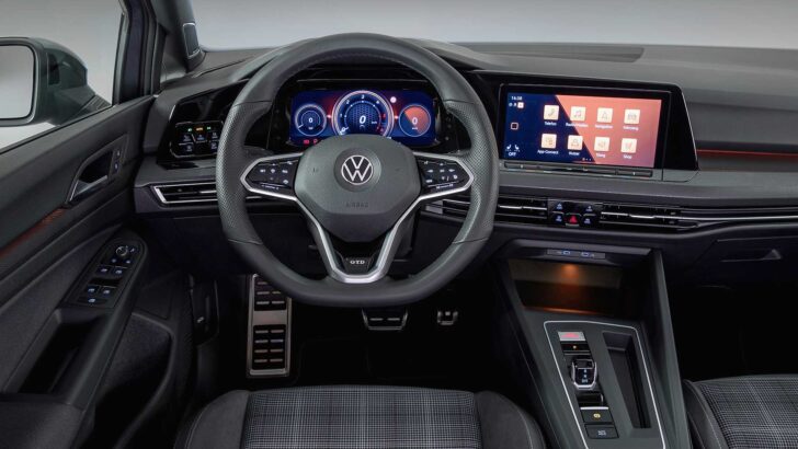 Интерьер Volkswagen Golf GTD