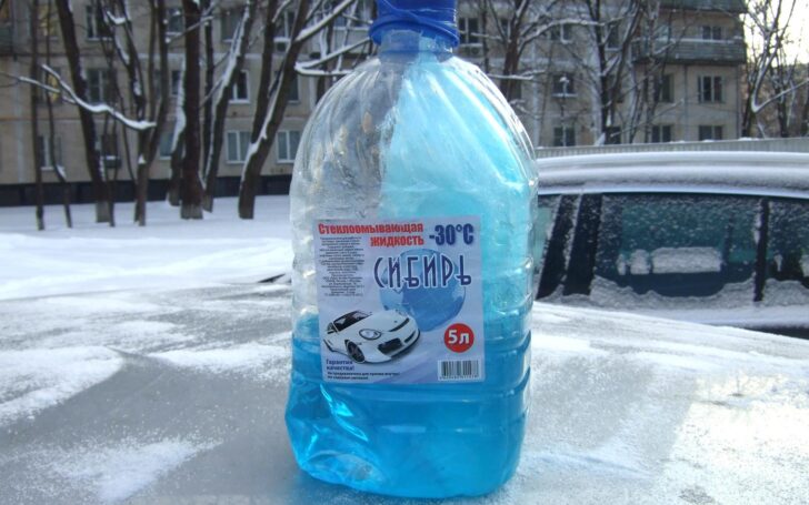 Россияне из-за морозов увеличили траты на незамерзайку и стеклоочистители на 20% в ноябре