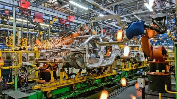 АвтоВАЗ планирует удешевить производство автомобилей Lada