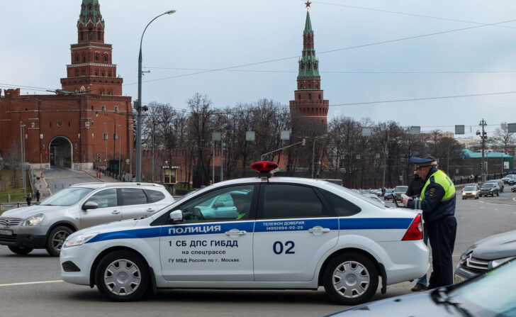Наряды ГИБДД начали дежурить на всех въездах в Москву